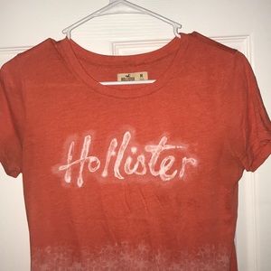 Hollister tee!